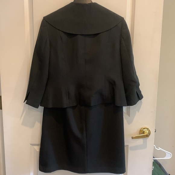 Women’s Dress Suit - Picture 5 of 8